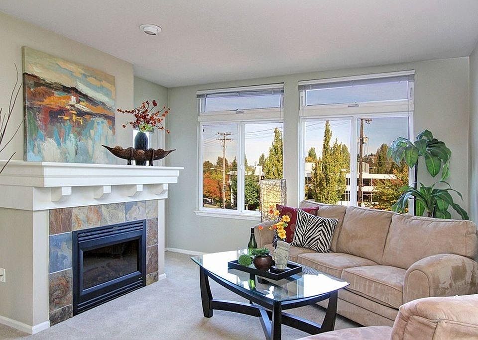 Living Room w/ Fireplace
