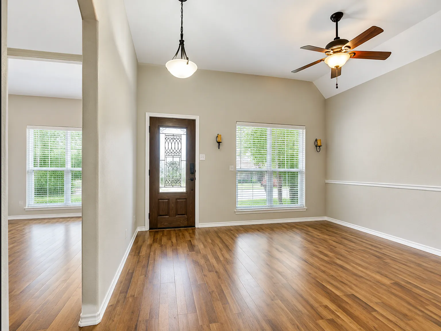 3 bed, 2033 sqft, $2,999 — Photo 2