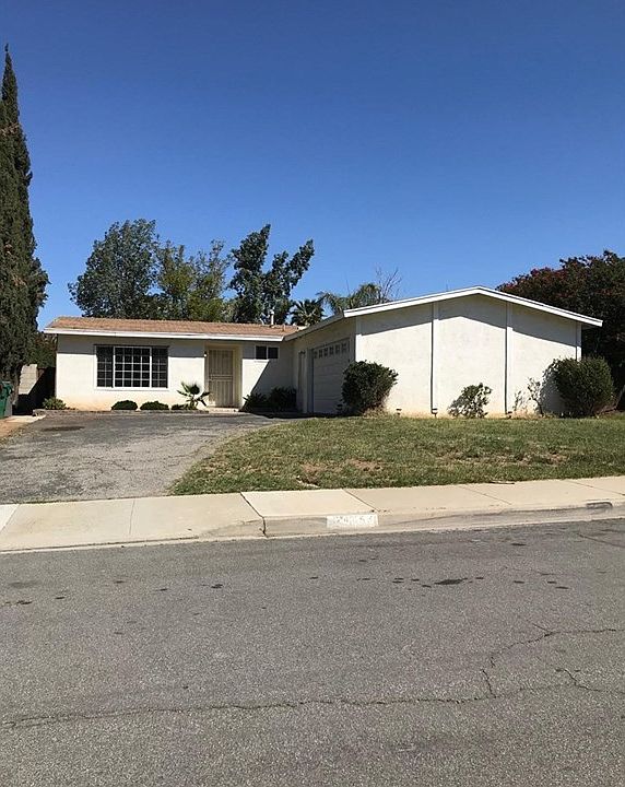 1st image of 24056 Kernwood Dr