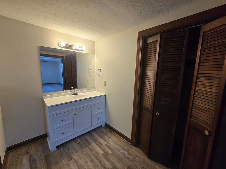 1194 Ingram Dr — Photo 28