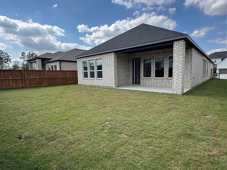 7129 Carriage Light Dr — Photo 36