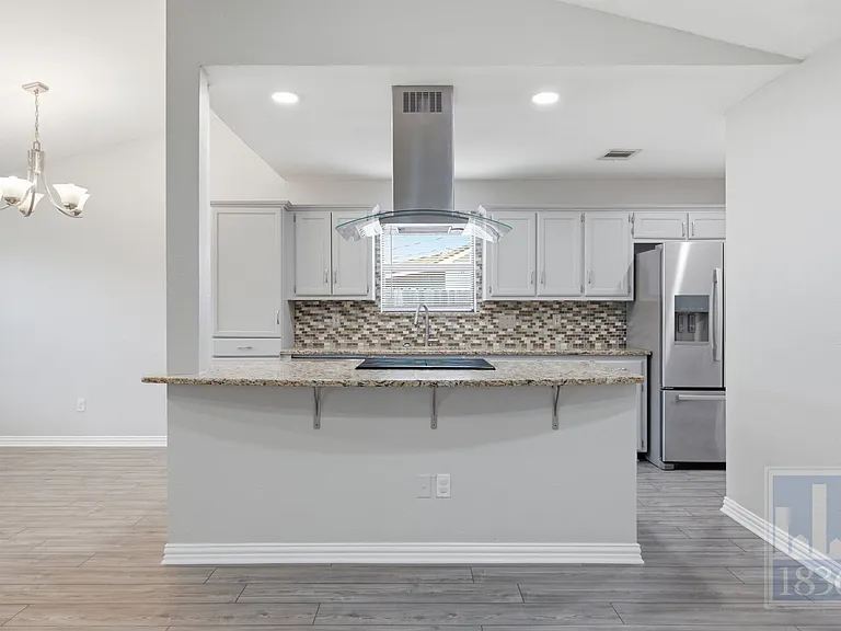 401 Oakridge Pass — Photo 3