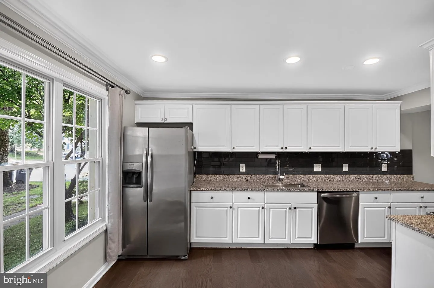 4 bed, 3.5 bath, 1596 sqft, $3,400 — Photo 4