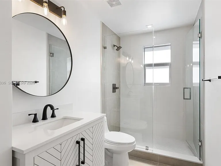 403 SW 12th Ave #3 — Photo 11