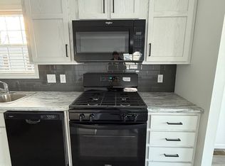 8286 W Decoy Dr, Fenton, MI 48430