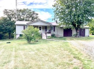 945 S Harmons Lick Rd, Crab Orchard, KY 40419