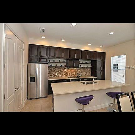 4th image of 573 Copley Ln