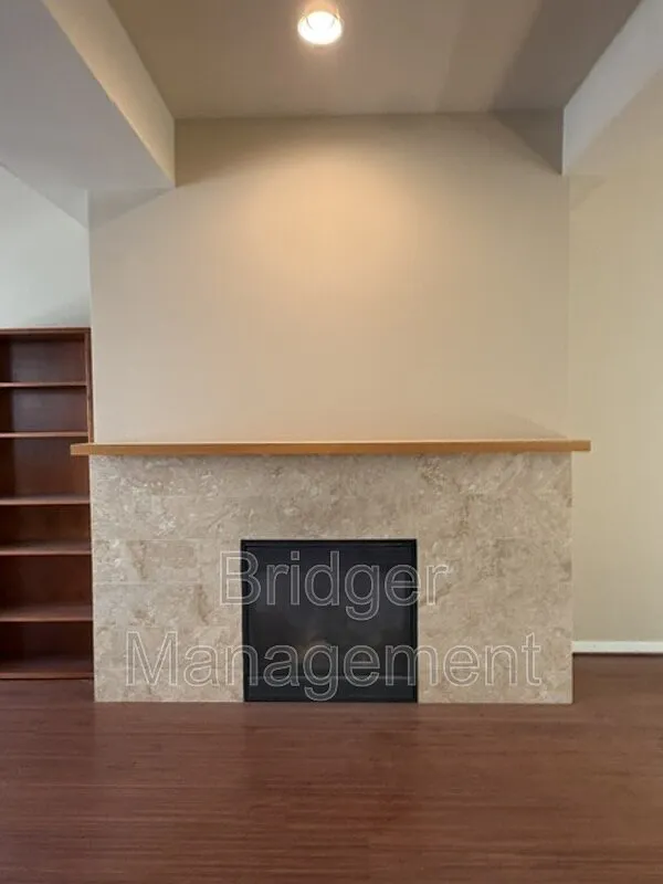 3 bed, 2.5 bath, 1548 sqft, $3,650 — Photo 3