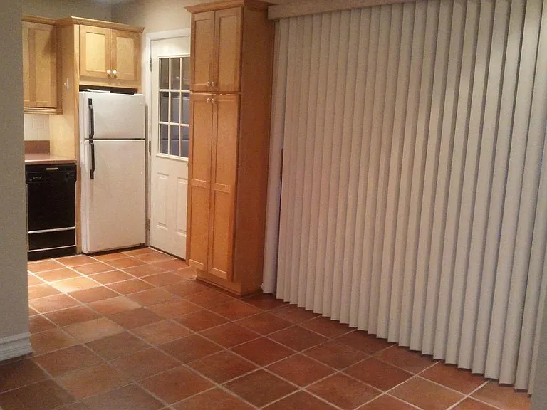 Dine-in Kitchen (view 2)
