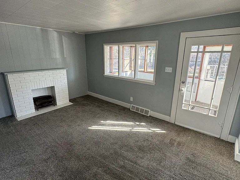 1056 Burkhardt Ave — Photo 3