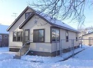 319 E Carroll St, Portage, WI 53901