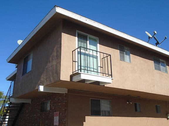 4th image of 328 E Badillo St #328
