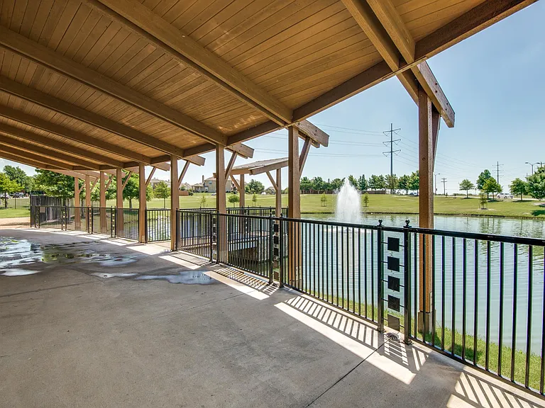 10404 Bartlett Dr — Photo 36