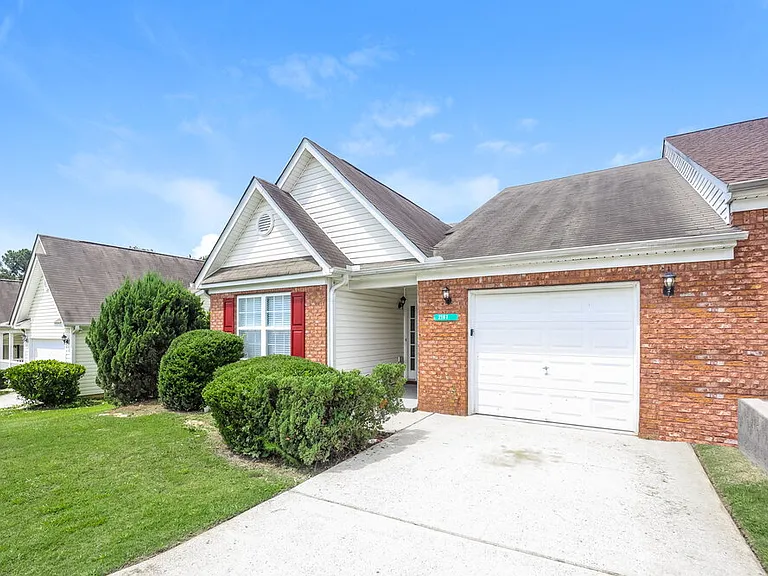 2167 Red Oak Cir — Photo 3