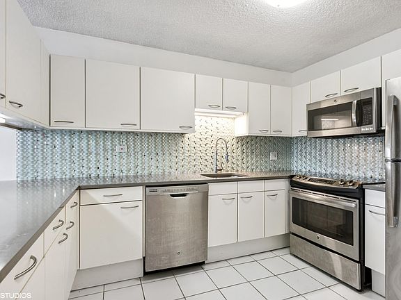 3rd image of 2754 N Hampden Ct #A1304