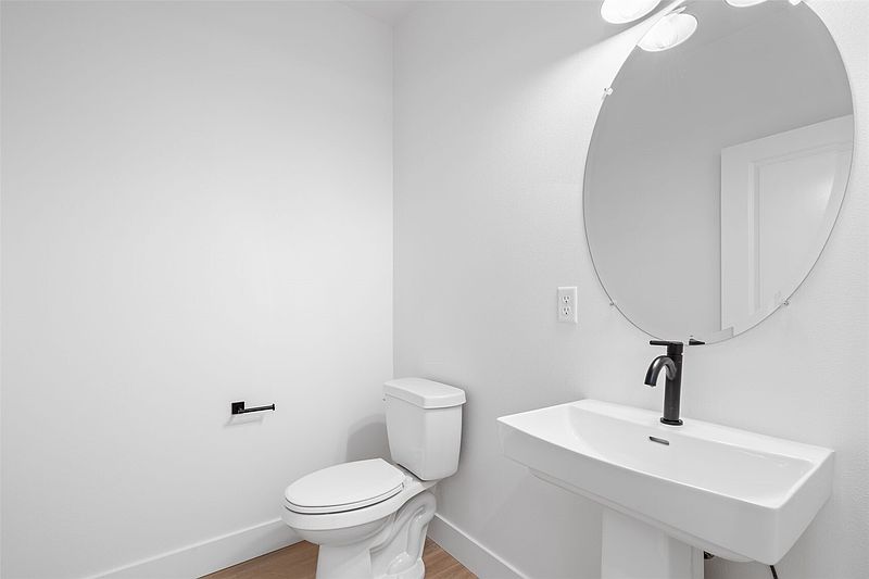 3rd image of 821 NW 175th Way