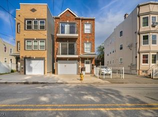 267 S 10th St #1, Newark, NJ 07103