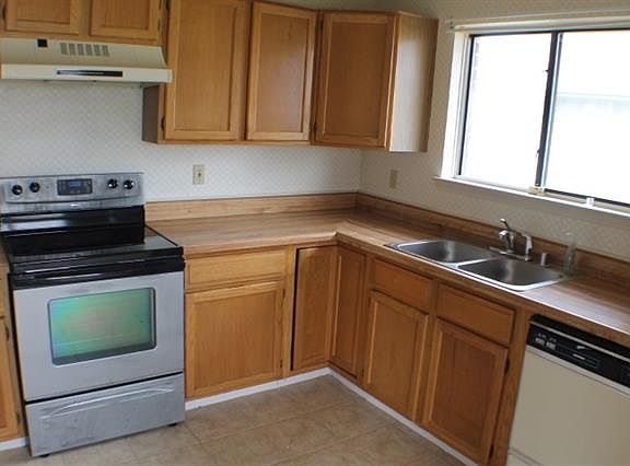 2nd image of 7909 Shadymeadow Dr