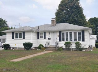 26 Oneida St, Johnston, RI 02919