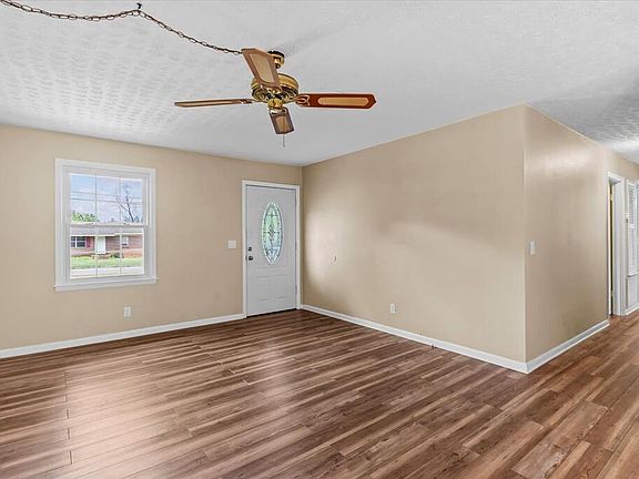 4th image of 225 Jones Ave