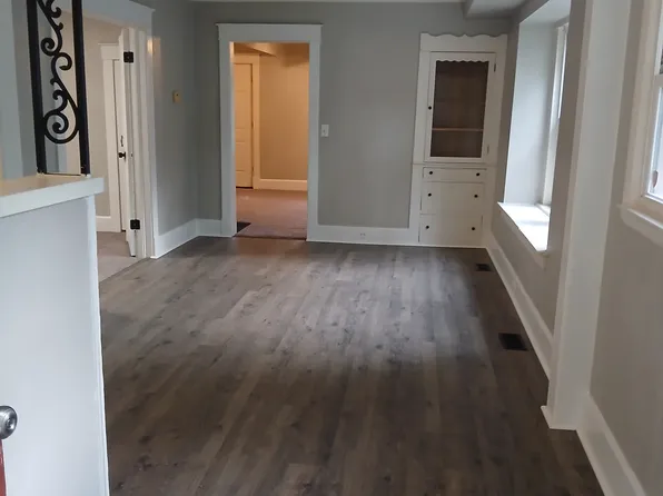 8907 Lexington Ave, Independence, MO 64053