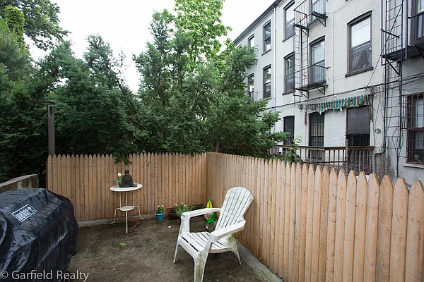 Sold by Garfield Realty  | media 19