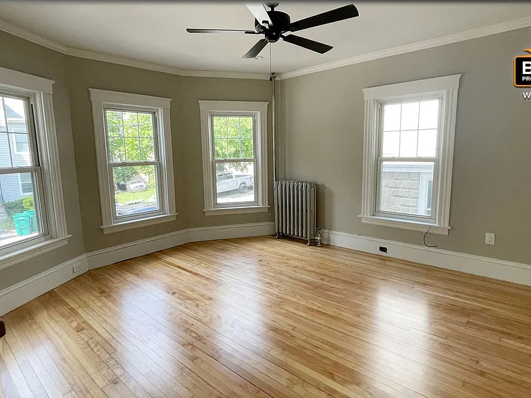 10-12 Otis St — Photo 33