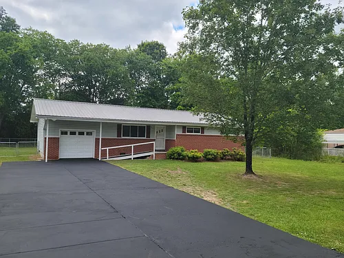 731 Neal Dr Photo 1