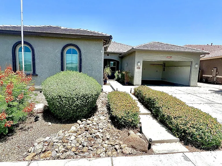 21730 E Caldwells Ct — Photo 3