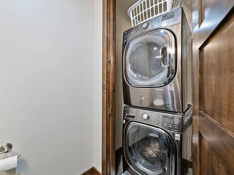 3793 Blackstone Dr #F — Photo 21