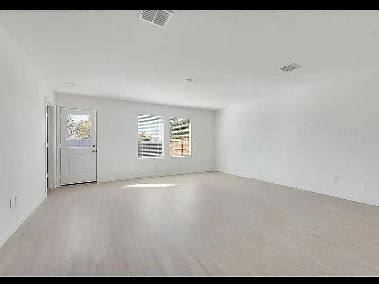 11320 Rodeo Dr — Photo 6