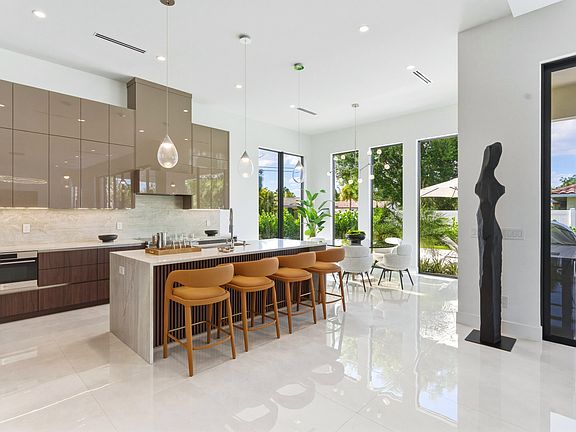 5th image of 1065 NW 5th Street
