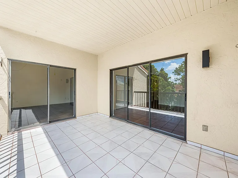 800 Hudson Ave #303 — Photo 26