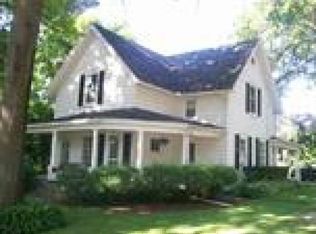 421 Boardman Pl, Dixon, IL 61021