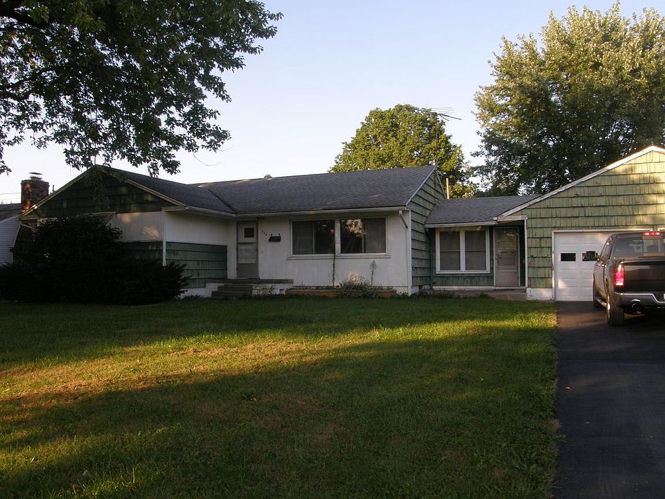 1st image of 224 N Oak St