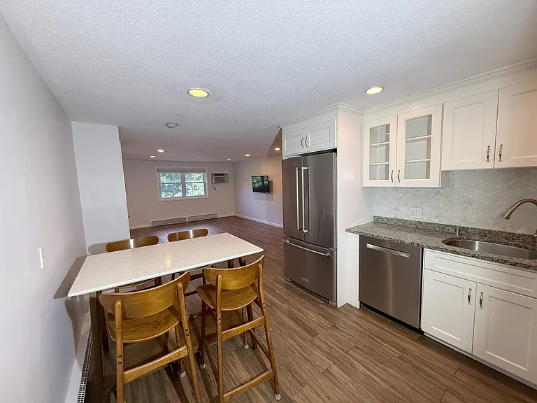 89 Pleasant St #D11 — Photo 3