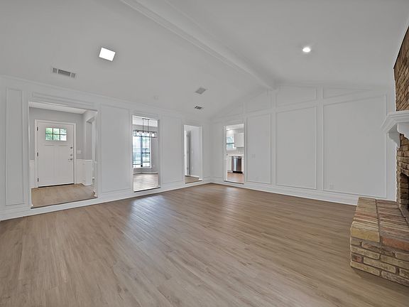 4th image of 2115 Bengal Ln