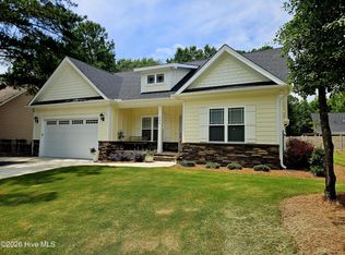 203 Fountain Dr, Clinton, NC 28328