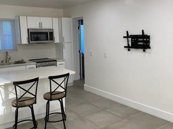 34 SE 10th Ter, Dania, FL 33004