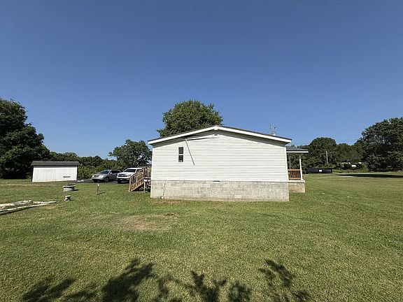 3rd image of 1978 Lower Helton Rd
