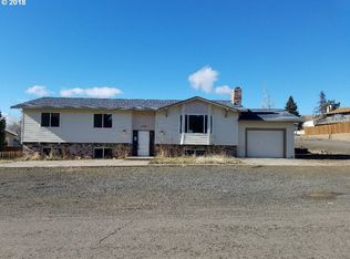 586 NE Church St, Dufur, OR 97021