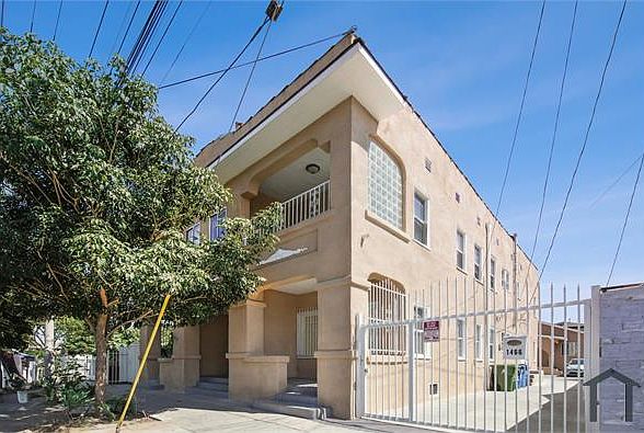 1st image of 1464 1/2 W 35th Pl