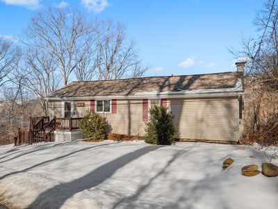 28 Farview Drive, Sandy Hook, CT, 06482