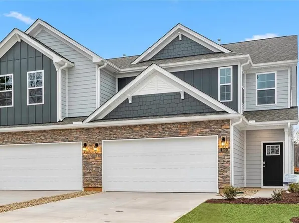 145 Briarwood Ln, Bermuda Run, NC 27006