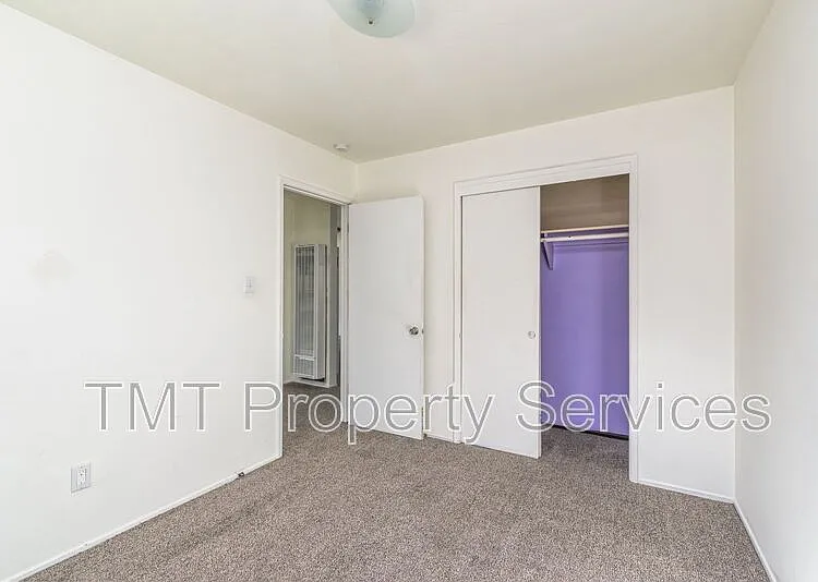 2431 33rd St — Photo 9