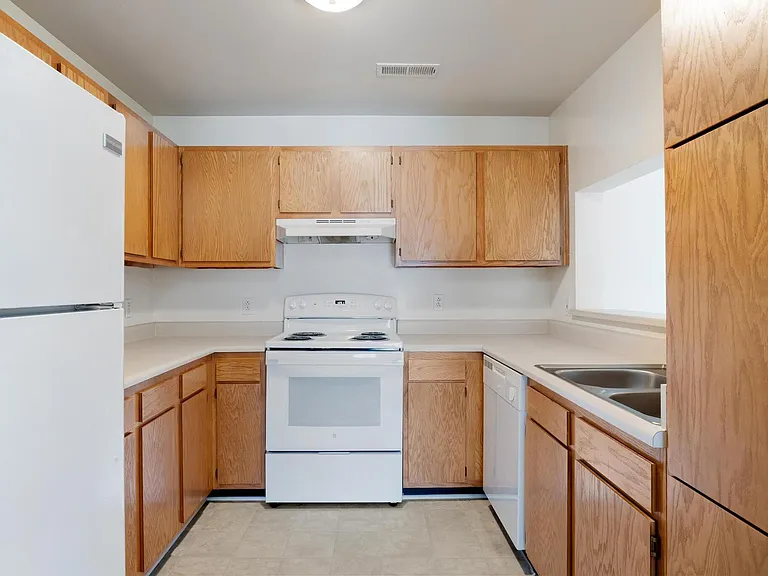 Ridgewood Place Family Apartments — Photo 10