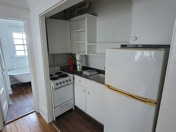 5th image of 210 E Morse Blvd #3-02