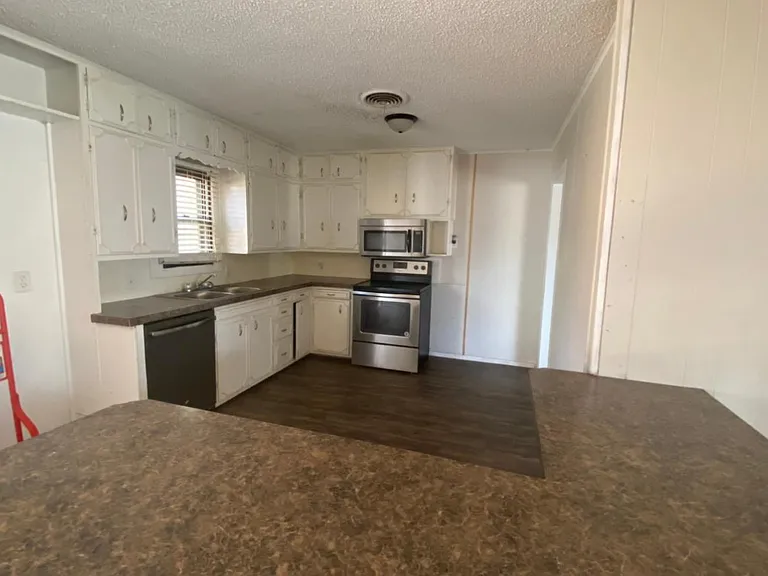 407 Terrace Cir — Photo 8