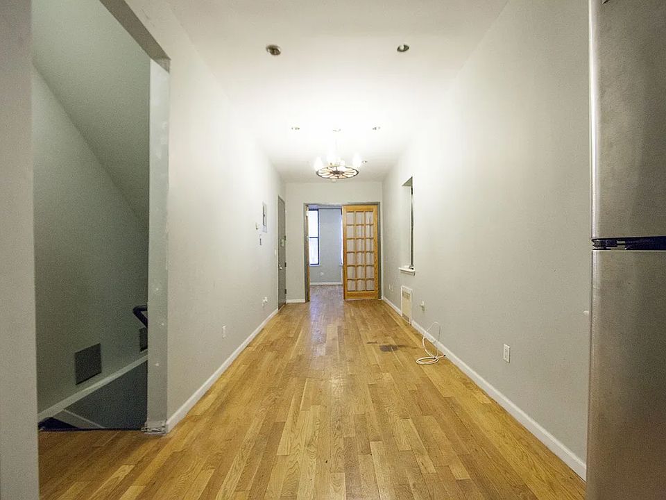 1st image of 180 Jefferson St APT 1R