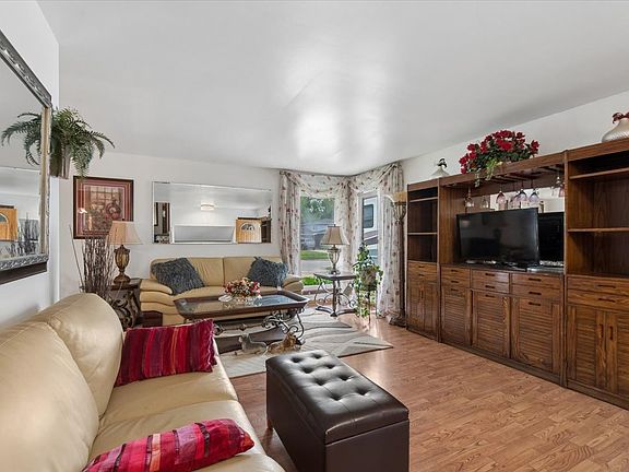3rd image of 15622 Madison Ave